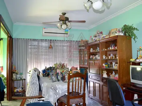 Casa en Venta con 3 cocheras