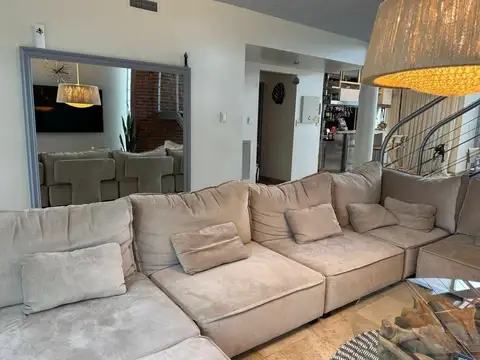 Casa en Venta con 7 cocheras