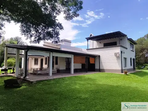 Casa 5 ambientes con 3 baños