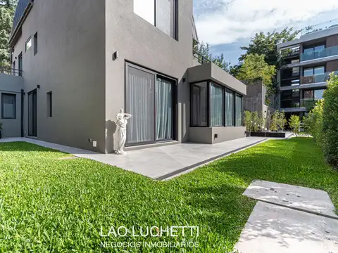 Departamento en Venta con 3 cocheras