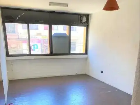 Oficina 2 ambientes con 1 baño