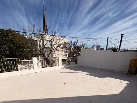 Casa 6 ambientes con 2 baños