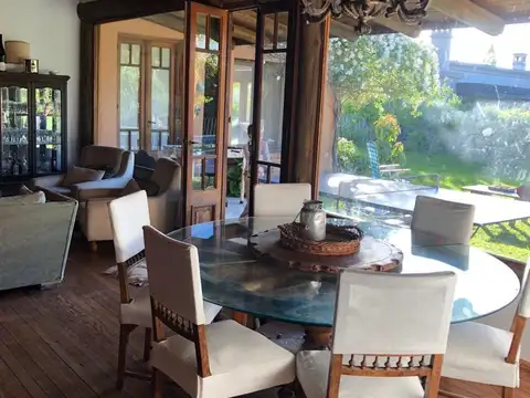 Casa 7 ambientes con 3 baños