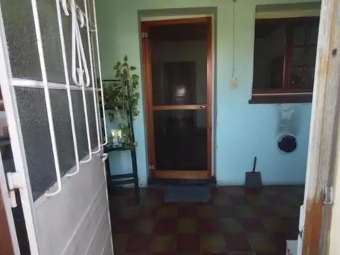 EXCELENTE CASA CON 2 HABITACIONES EN LOTE PROPIO