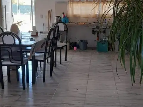 Casa 3 ambientes con 2 baños