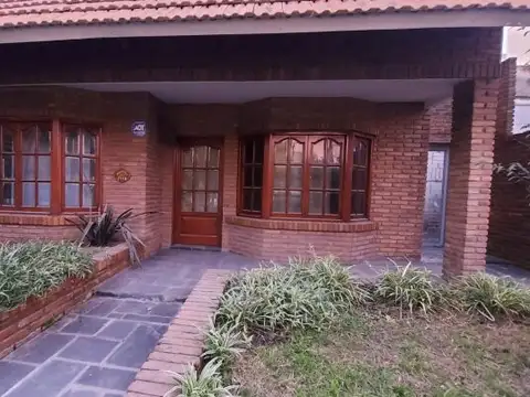 Casa en Venta en Barrio Parque Field, Rosario