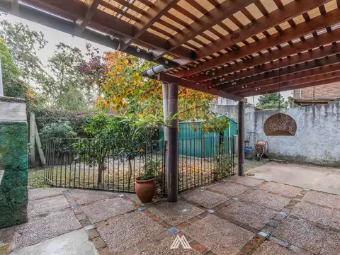 Casa en Alquiler con 1 cochera