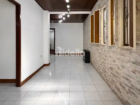 C. 123 entre 63 BIS y 64 1500