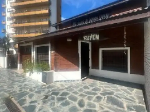 Casa en venta - 3 Dormitorios 3 Baños - Villa Gesell