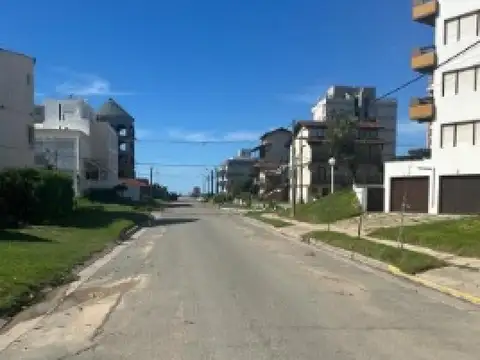 Paseo 110 e/ Avenida 1 y Avenida 2