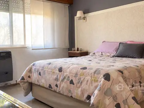 Casa 5 ambientes con 2 baños