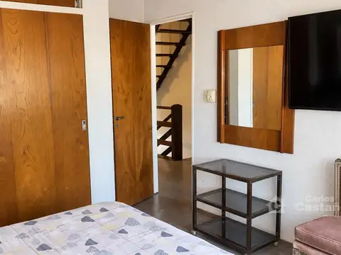 Casa en Alquiler con 1 cochera