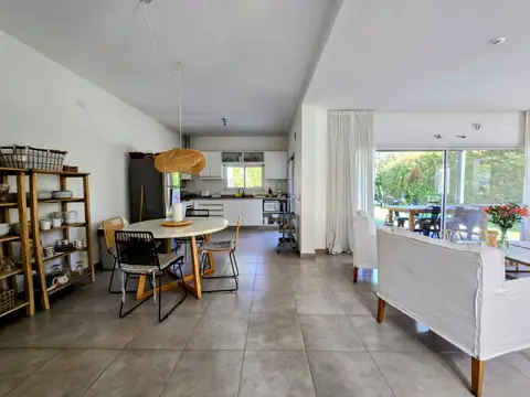 Casa en Venta en Los Olivares, USD 215.000