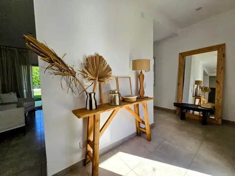 Casa en Venta en Los Olivares, USD 215.000