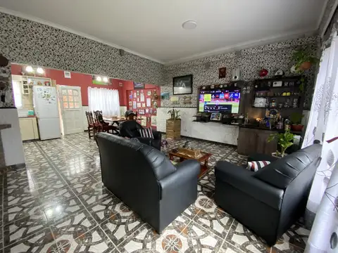 Casa en Venta con 2 cocheras