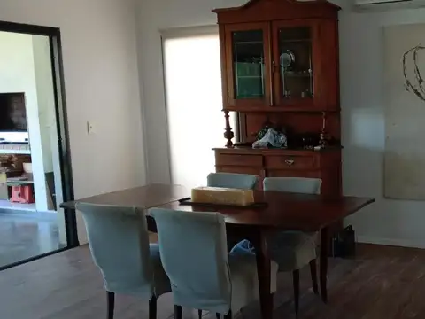 Casa en Alquiler Temporal con 3 cocheras