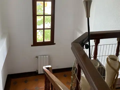 Casa en  venta en Aranjuez Country Club de 6 ambientes con quincho jardin y piscina