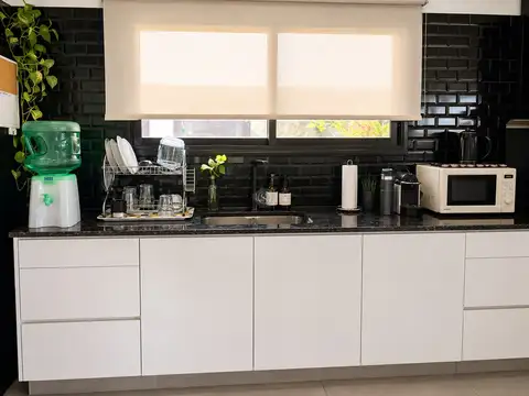 Casa en Alquiler con 2 cocheras
