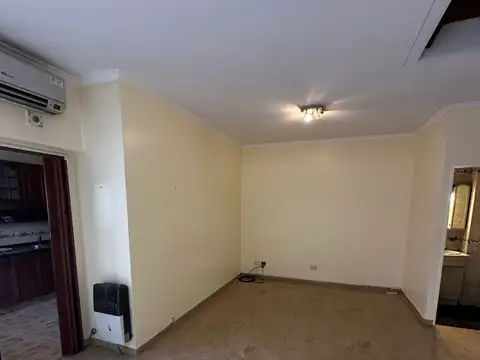 Depto Tipo Casa 3 ambientes con 2 baños