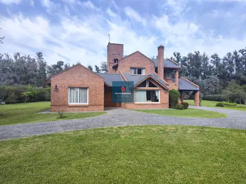 Chacras de Open Door , casa en venta permuto-financio