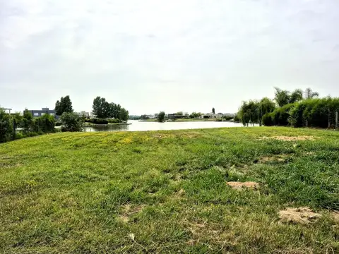 Terreno en Venta 20  mts Frente