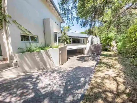 Casa en Alquiler de 4 dormitorios
