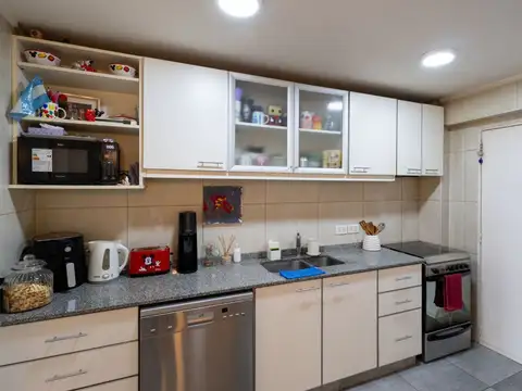 SEMIPISO 4 AMB. EN BELGRANO SUPER LUMINOSO IMPECAB