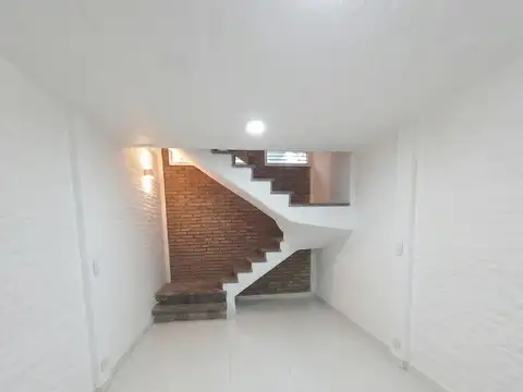 Oficina en Alquiler en San Isidro Barrio Carreras, $ 400.000
