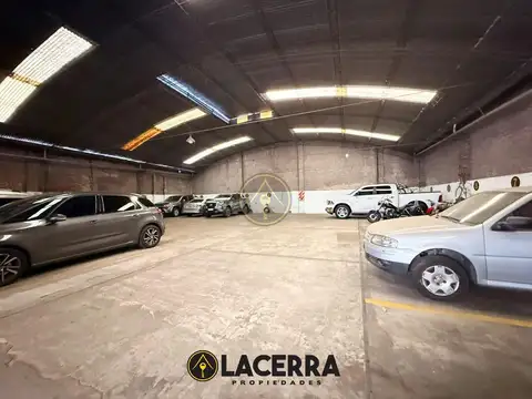 Cochera en Venta Cubierta.