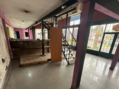 MORON SUR- SOBRE AV EVA PERON Y CORONEL ARENA-1.057 M² | LOCAL + GALPÓN + TERRENO - APTO V. RUBROS ( AUTOMOTOR, LOGISTICA, DETAILING, ETC.....)- EXCELENTE UBICACION