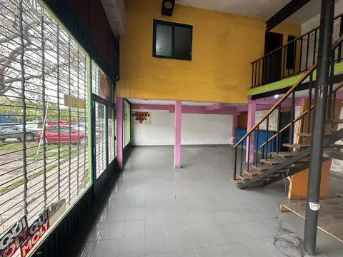 MORON SUR- SOBRE AV EVA PERON Y CORONEL ARENA-1.057 M² | LOCAL + GALPÓN + TERRENO - APTO V. RUBROS ( AUTOMOTOR, LOGISTICA, DETAILING, ETC.....)- EXCELENTE UBICACION