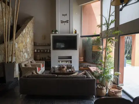 Casa 5 ambientes con 3 baños
