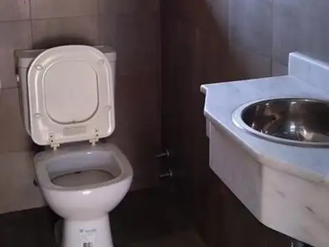 Casa 3 ambientes con 2 baños