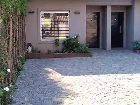 Duplex PH Casa en Venta en Berazategui