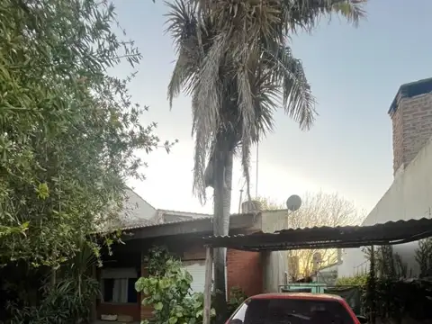 Casa en Alquiler con 1 cochera