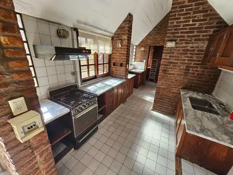 Casa en venta 5 ambientes - castelar norte