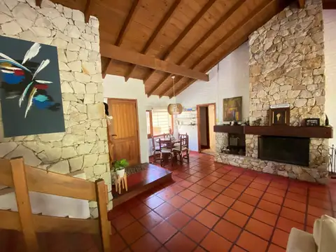 Casa 5 ambientes con 3 baños
