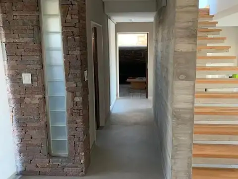 Casa en Venta con 6 cocheras