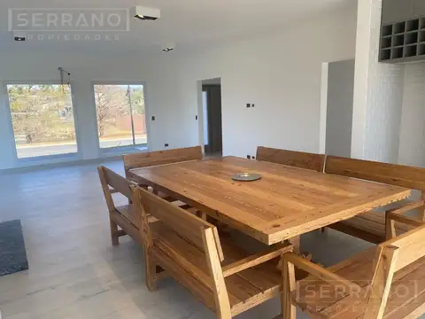 Venta casa a estrenar 3 dormitorios al agua con salida al rio Lujan Barrio Nautico el Cazal.