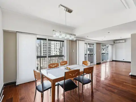 Piso de 5 ambientes con Dependencia y 2 Cocheras y Baulera en Caballito!