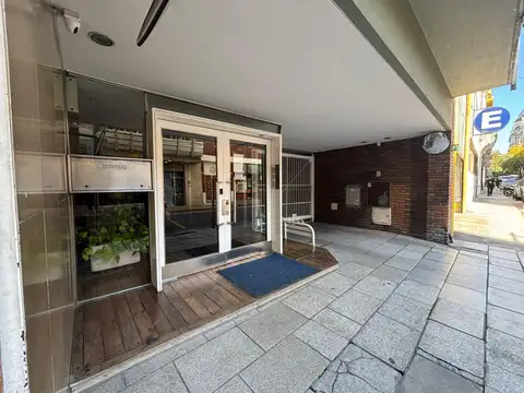 Departamento en Venta 3 ambientes con Dependencia y Baulera en Monserrat CABA