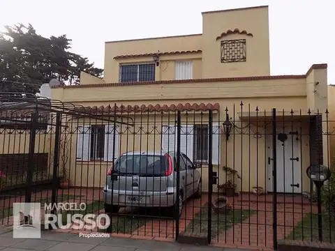 CASA 4 AMBIENTES c/ PARQUE