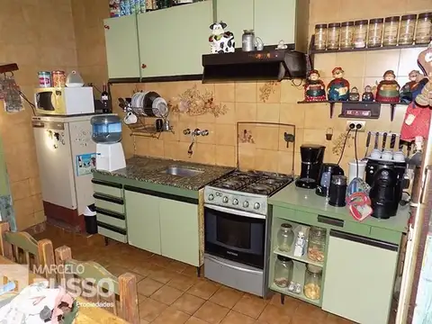 CASA 4 AMBIENTES c/ PARQUE