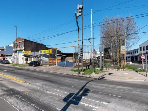 Avenida Los Quilmes y Leandro N. Alem