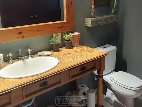 Casa 5 ambientes con 4 baños