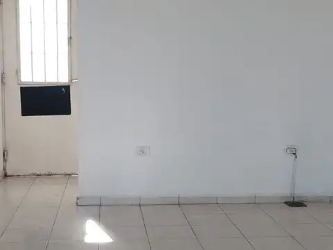 Local en Venta en Los Hornos, USD 33.000