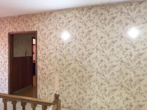 DEPARTAMENTO EN PLANTA ALTA - 3 AMBIENTES -  MERLO SUR