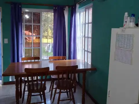 Propiedad construida sobre lote de 10x42 fondo libre