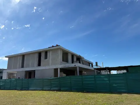 Casa en construccion en venta, 7 ambientes, Carpinchos Nordelta