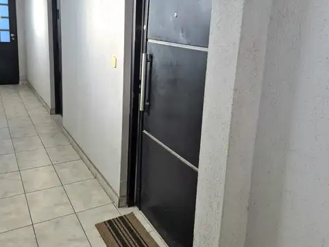 Gual 2300, Piso 8